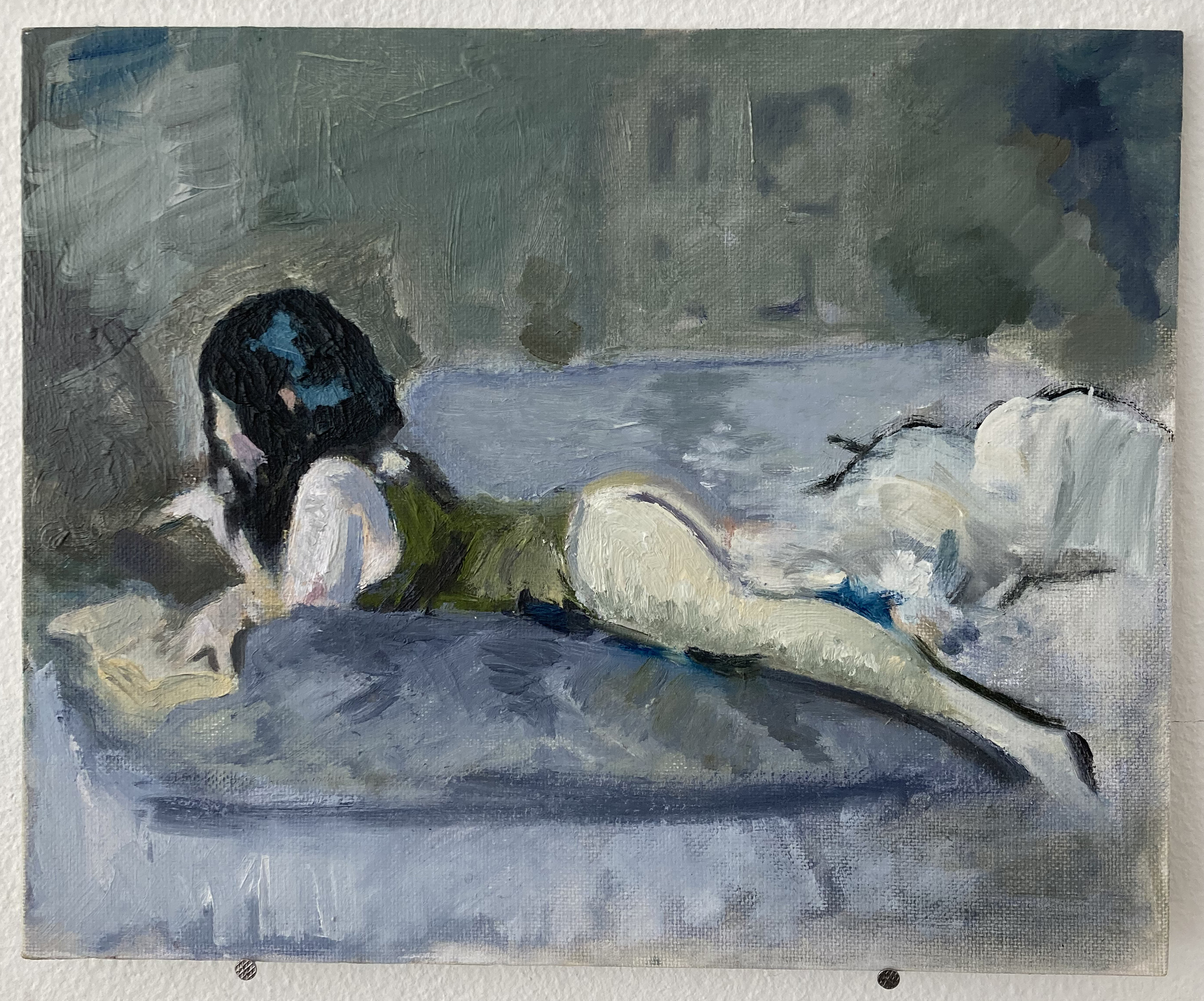 jeune femme qui lit